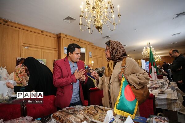 جشنواره غذا و صنایع دستی به میزبانی انجمن همسران سفرا و دیپلمات های وزرات خارجه