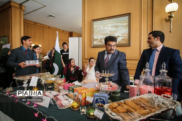 جشنواره غذا و صنایع دستی به میزبانی انجمن همسران سفرا و دیپلمات های وزرات خارجه