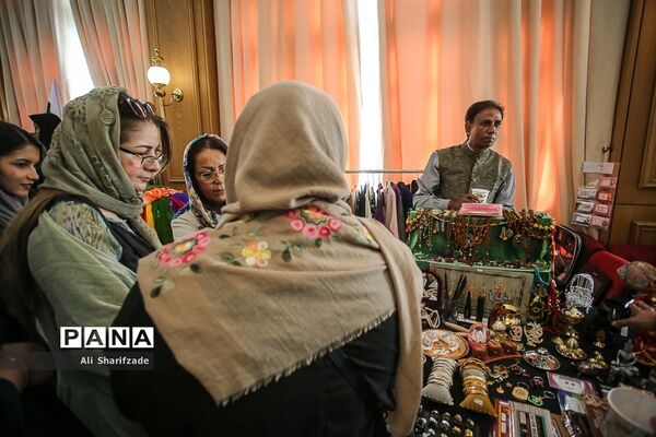 جشنواره غذا و صنایع دستی به میزبانی انجمن همسران سفرا و دیپلمات های وزرات خارجه
