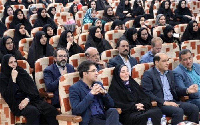 برگزاری مراسم نمادین هفته پیوند اولیاء و مربیان