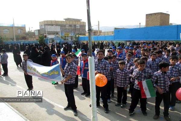 اجرای پیاده‌روی از «خانه تا مدرسه» به مناسبت هفته تربیت بدنی در نی ریز