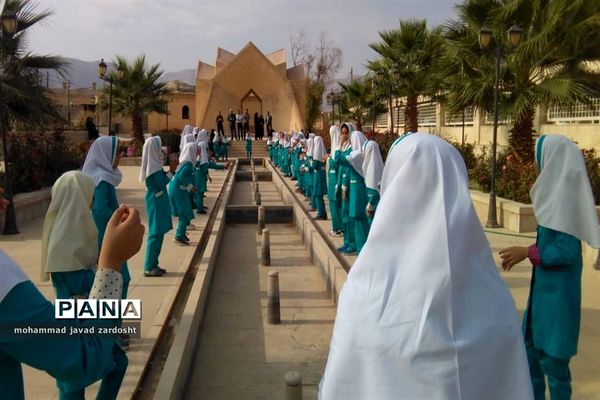 اجرای پیاده‌روی از «خانه تا مدرسه» به مناسبت هفته تربیت بدنی در نی ریز