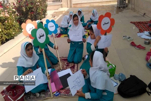 اجرای پیاده‌روی از «خانه تا مدرسه» به مناسبت هفته تربیت بدنی در نی ریز