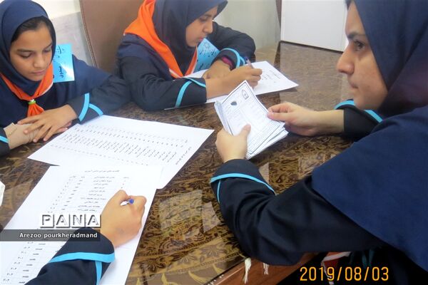 برگزاری انتخابات شورای دانش آموزی دبیرستان فرزانگان دوره اول ناحیه 2 یزد