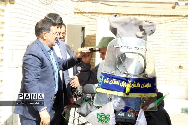رکوردار کشوری و جهانی با دوچرخه عازم پیاده روی اربعین شد