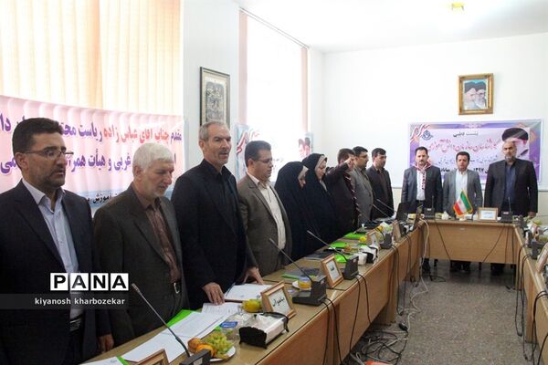 نشست قطبی کارشناسان سازمان دانش آموزی شهرستان های جنوب استان در مهاباد