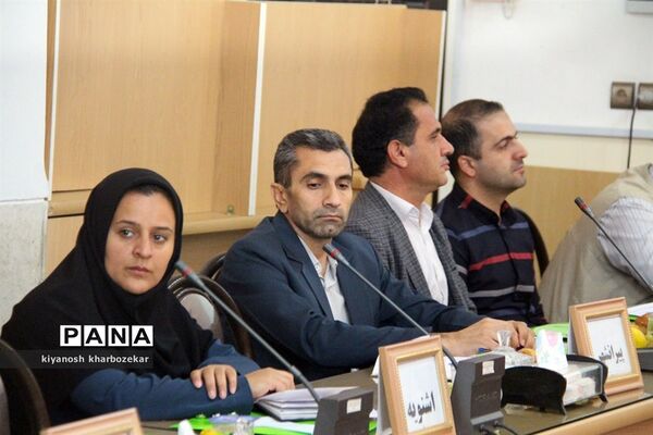 نشست قطبی کارشناسان سازمان دانش آموزی شهرستان های جنوب استان در مهاباد