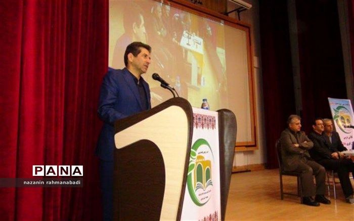 اولین همایش رهبری برنامه درسی و نقش مدیران ابتدایی برگزار شد