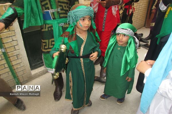 برگزاری مراسم تعزیه حضرت علی اکبر توسط دانش آموزان  مدرسه غیر دولتی پسرانه هوشمند سما در کازرون