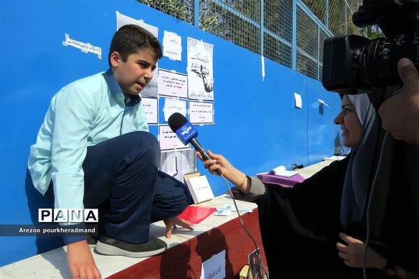 برپایی بازارچه فرهنگی کتاب در دبیرستان شهید صدوقی دوره اول ناحیه 2 یزد