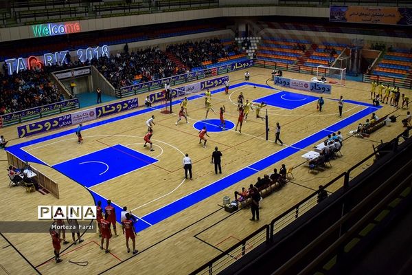 دیدار تیم های والیبال شهرداری تبریز و کاله آمل