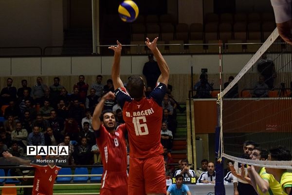 دیدار تیم های والیبال شهرداری تبریز و کاله آمل