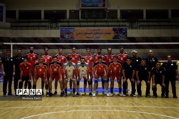 دیدار تیم های والیبال شهرداری تبریز و کاله آمل