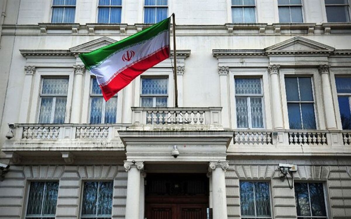 فرانسه یک دیپلمات ایرانی را اخراج کرد