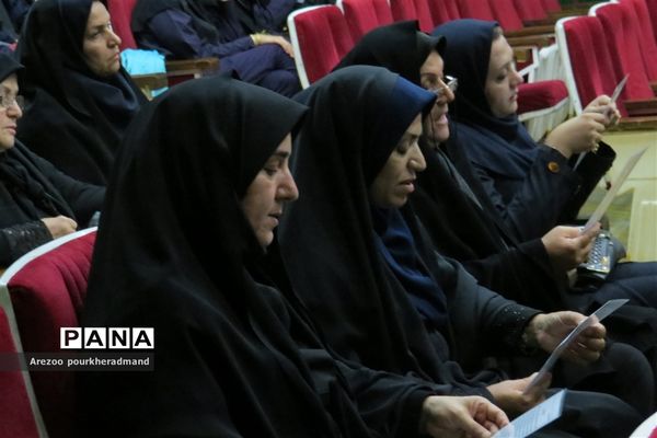 گرامیداشت اربعین حسینی در دبیرستان دخترانه فرزانگان دوره اول ناحیه 2 یزد