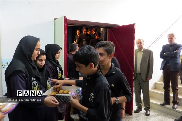 گرامیداشت اربعین حسینی در دبیرستان دخترانه فرزانگان دوره اول ناحیه 2 یزد