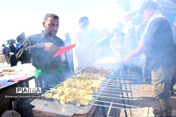 خدمات رسانی به زائرین اربعین در مرز شلمچه