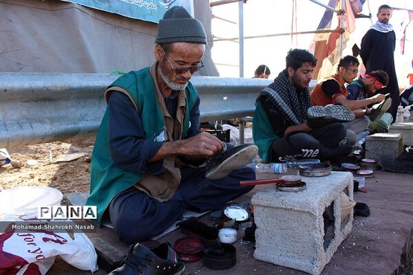 خدمات رسانی به زائرین اربعین در مرز شلمچه
