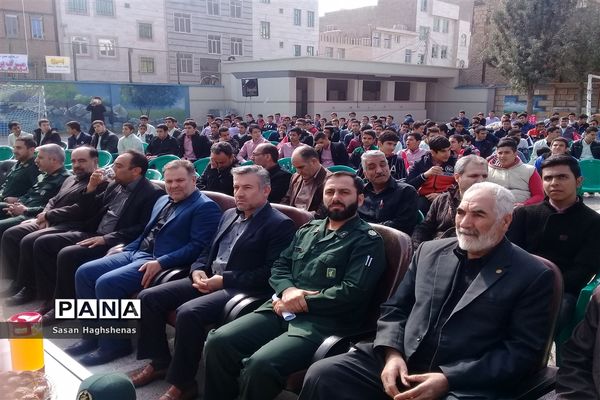 اولین یادواره شهدا دردبیرستان دکتر حسابی اسلامشهر