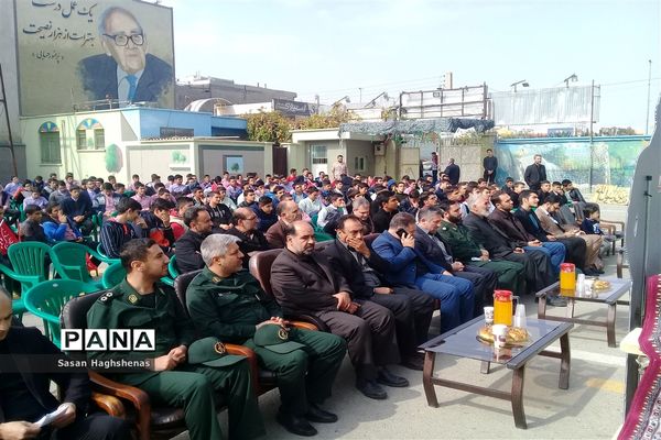 اولین یادواره شهدا دردبیرستان دکتر حسابی اسلامشهر