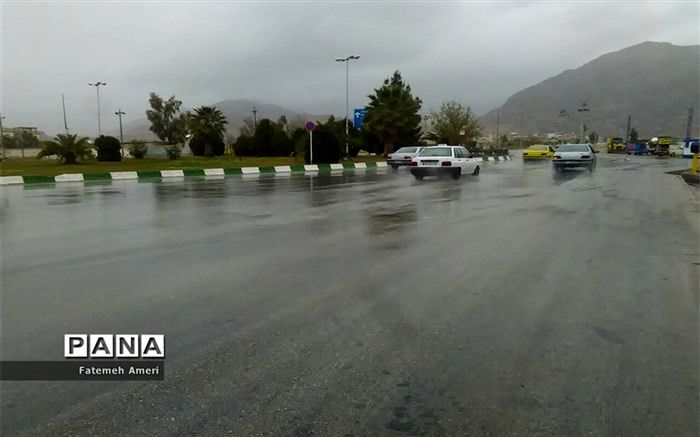 بارش باران در محورهای ۳ استان کشور