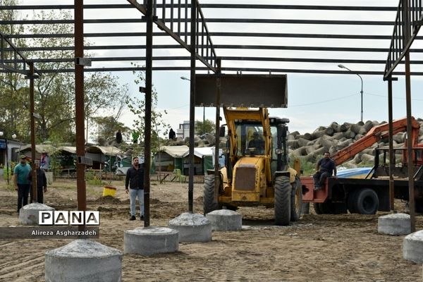 تخریب سازه‌های غیرمجاز در ساحل سنگچین بابلسر