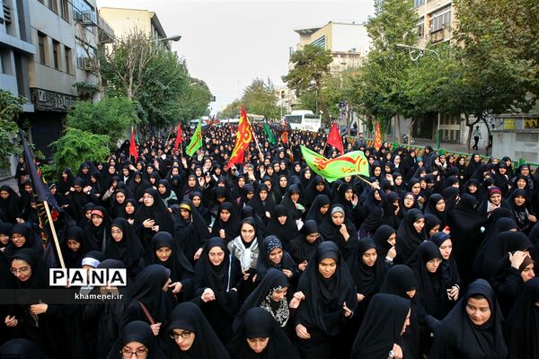 مراسم عزاداری اربعین سیدالشهدا(ع) با حضور هیئت‌های دانشجویی در حسینیه امام خمینی