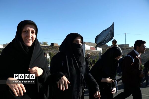 پیاده‌روی جاماندگان کربلا از مصلی تا وادی رحمت تبریز