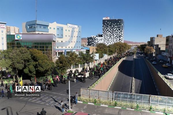 پیاده‌روی جاماندگان کربلا از مصلی تا وادی رحمت تبریز