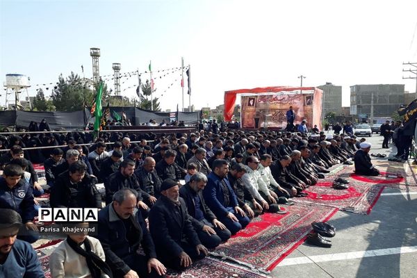عزاداری جاماندگان از راهپیمایی اربعین حسینی در شهرستان بهارستان