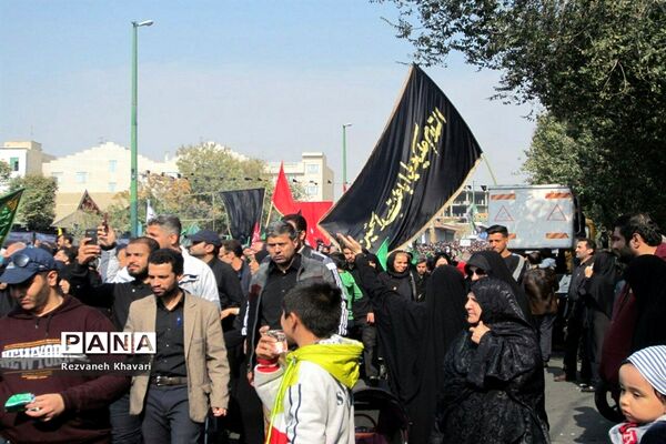 شورحسینی در راهپیمایی  جاماندگان اربعین حسینی