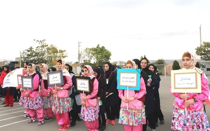 مشعل پنجمین المپیاد ورزشی درون مدرسه ای زنجان روشن شد