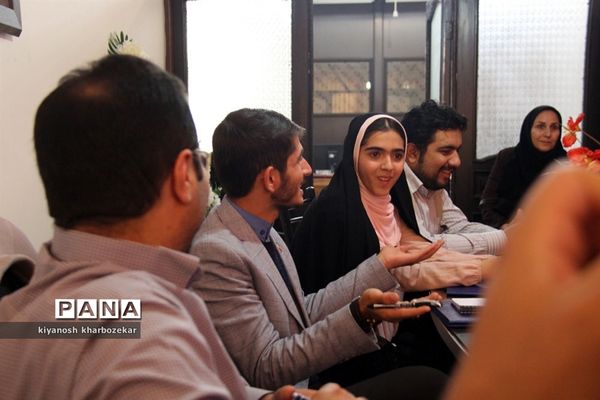 حضور نمایندگان مجلس دانش‌آموزی آذربایجان غربی در دفتر روزنامه همشهری