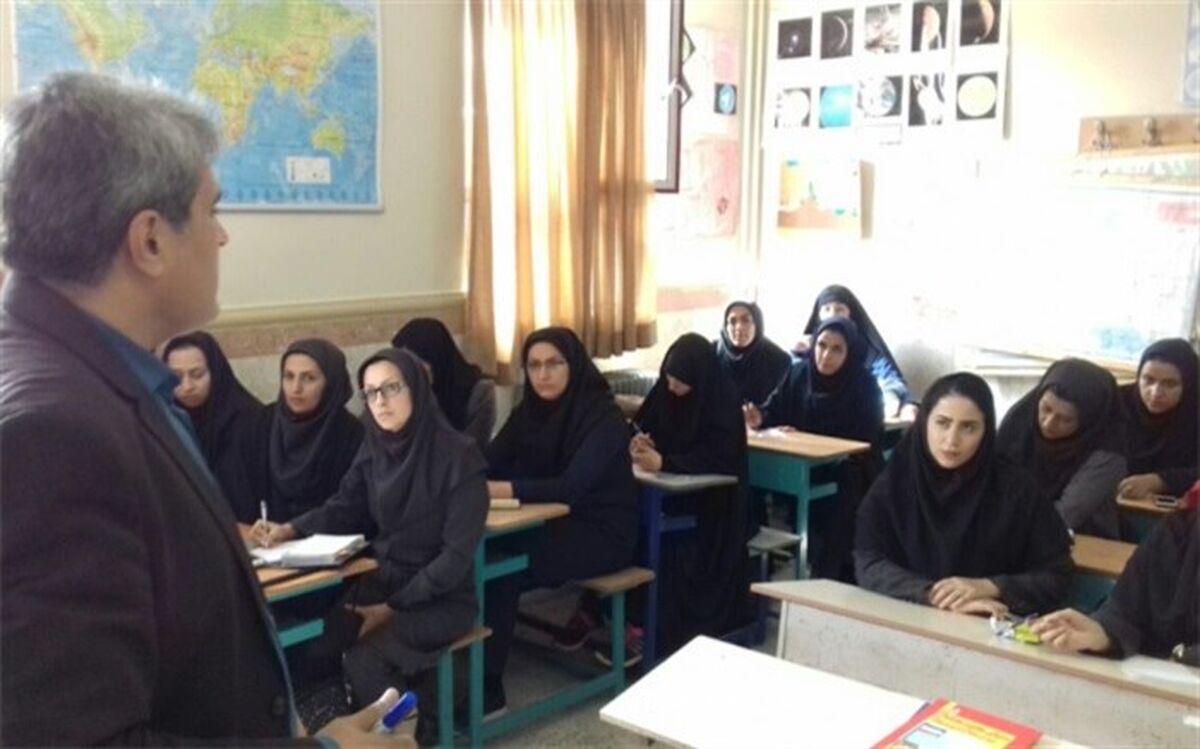 برگزاری کارگاه آموزشی آشنایی با رویکرد های جدید آموزش دوره پیش دبستانی در فیروزکوه
