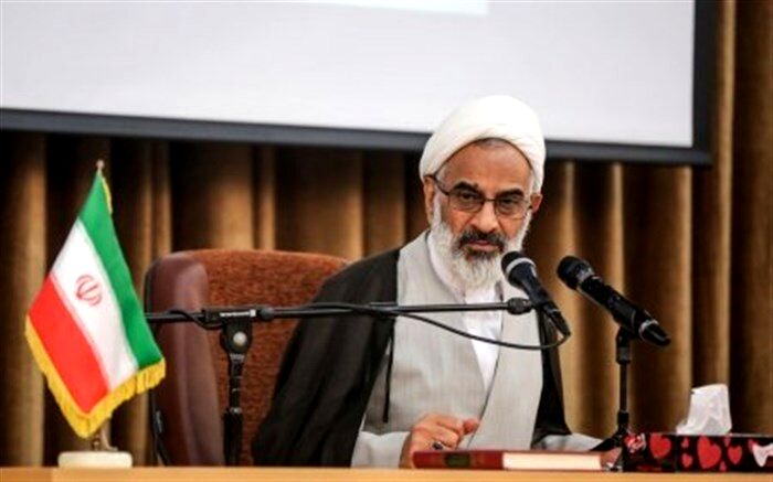 نماینده ولی فقیه در سپاه: مقاومت در مقابل حضور زنان در ورزشگاه هزینه دارد ولی باید انجام شود