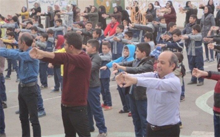 صبحگاه مشترک دانش آموزان و اولیا در هفته تربیت بدنی