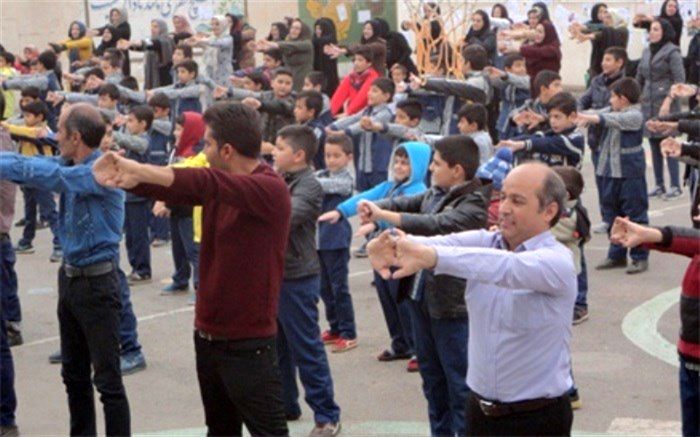 صبحگاه مشترک دانش آموزان و اولیا در هفته تربیت بدنی