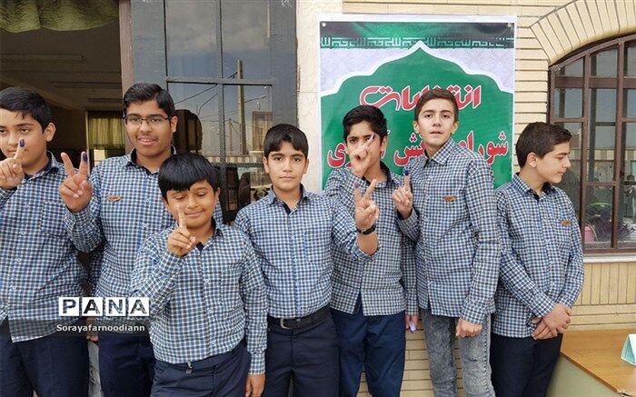 برگزاری بیست و یکمین سال انتخابات شورای دانش آموزی شهرستان بجنورد