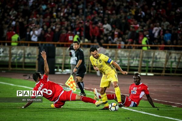 دیدار تیم های فوتبال پرسپولیس و السد قطر