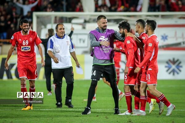 دیدار تیم های فوتبال پرسپولیس و السد قطر