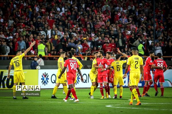 دیدار تیم های فوتبال پرسپولیس و السد قطر