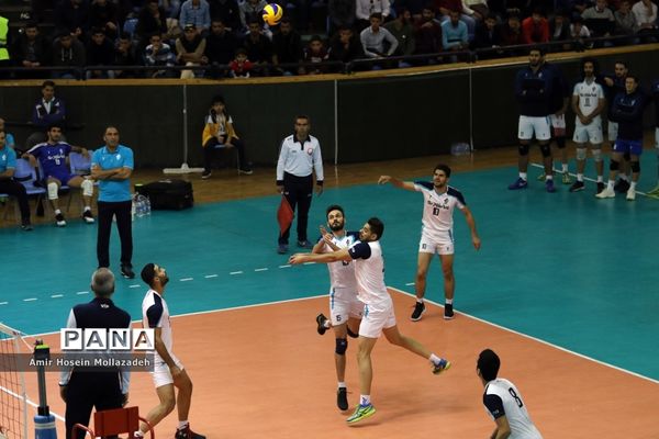 دیدار تیم‌های پیکان و دورتا ارومیه از سری رقابت‌های لیگ برتر والیبال کشور