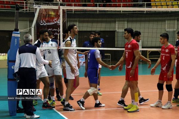 دیدار تیم‌های پیکان و دورتا ارومیه از سری رقابت‌های لیگ برتر والیبال کشور