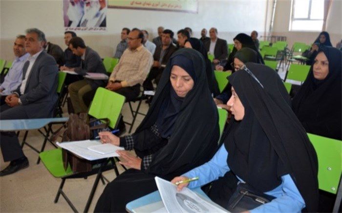 گردهمایی مدیران دوره ابتدایی منطقه پیربکران برگزار شد