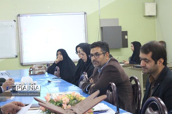 جلسه تمهید مقدمات بیستمین مانور سراسری زلزله و ایمنی در مدارس استان همدان
