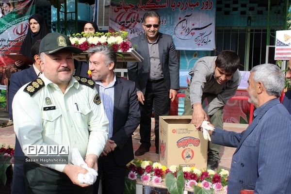 نواخته شدن زنگ استکبار ستیزی در اسلامشهر