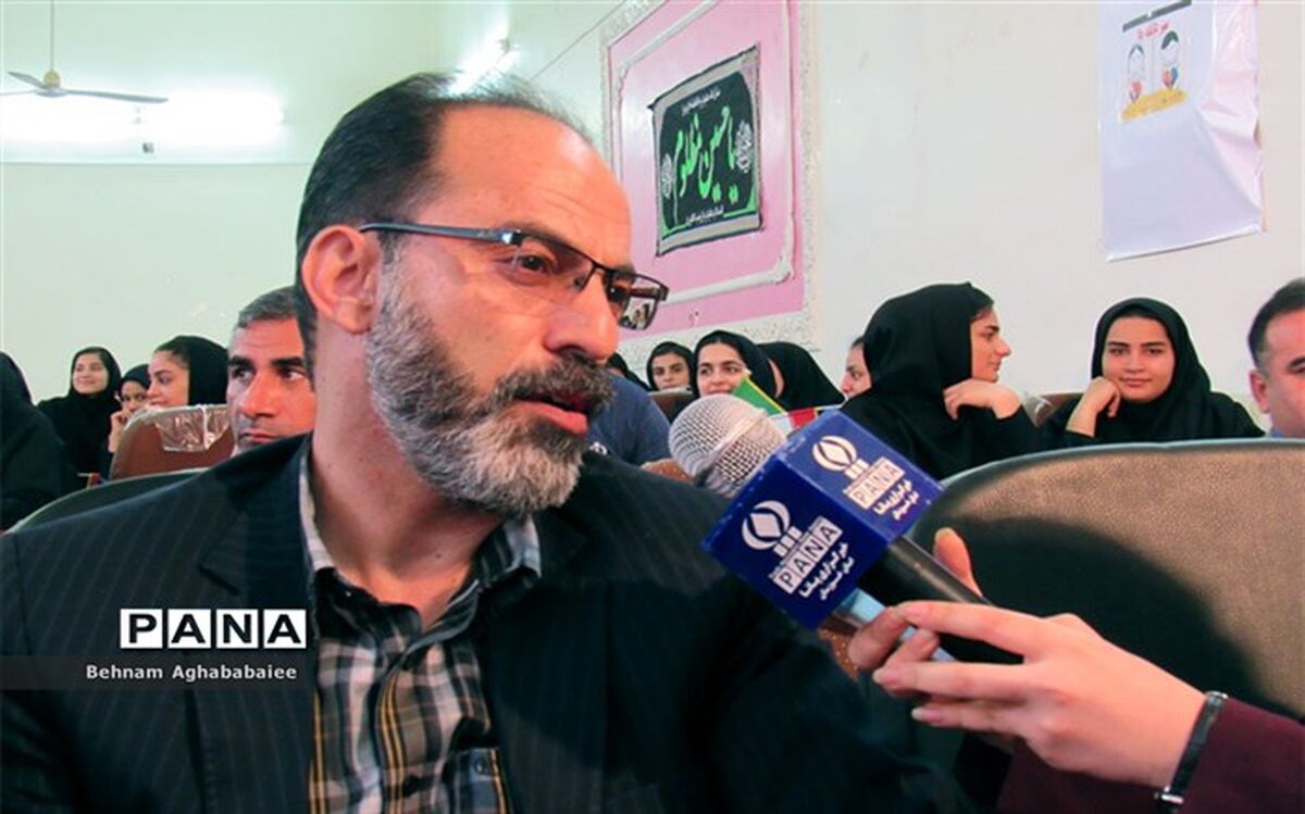 ۱۳ آبان روز حماسه سازی دانش آموزان است