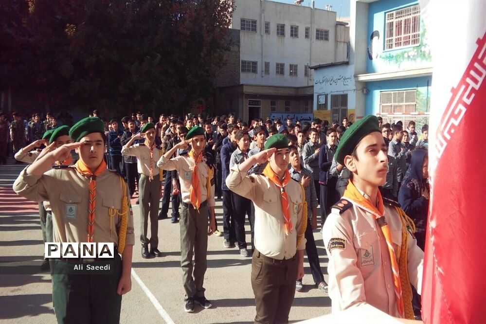 صبحگاه مشترک تشکلات دانش‌آموزی دبیرستان شهید رجایی در خراسان شمالی