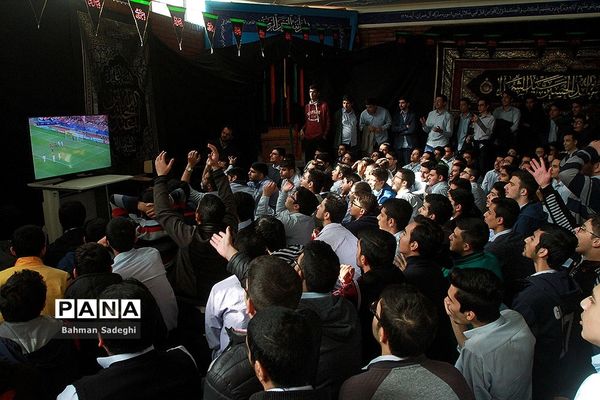تماشای بازی پرسپولیس و کاشیما آنتلرز در دبیرستان البرز