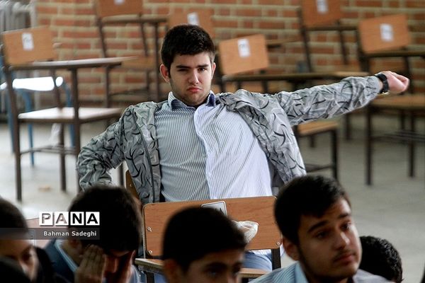 تماشای بازی پرسپولیس و کاشیما آنتلرز در دبیرستان البرز